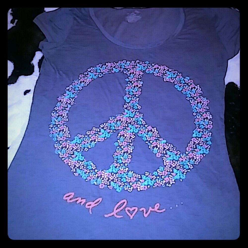 Gray sleeper top Large Gray background